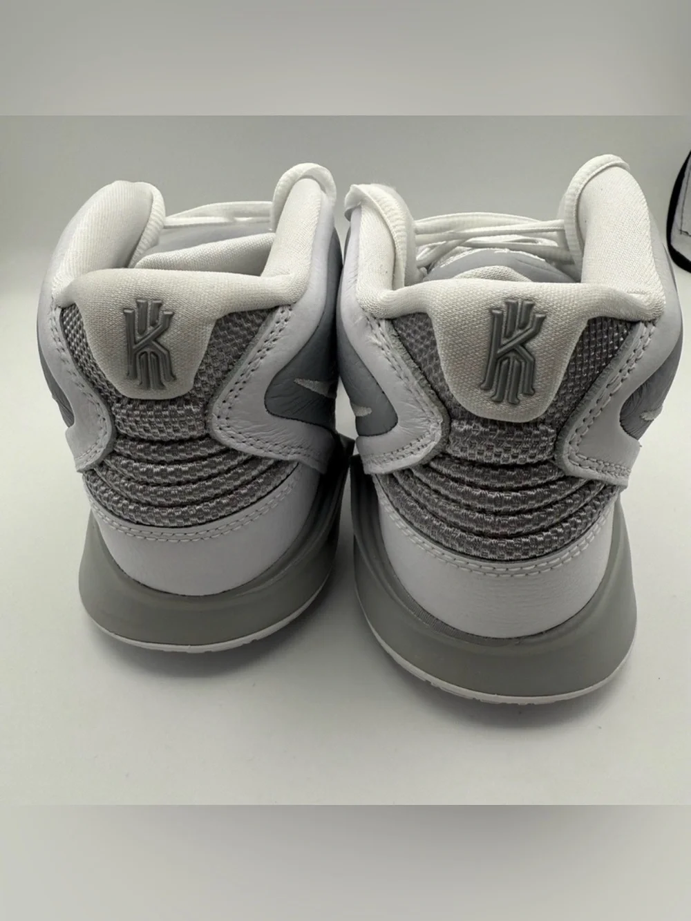 Nike Kyrie Infinity TB Mid Wolf Grey DO9616-001 Men’s 8.5 Basketball Shoes NEW